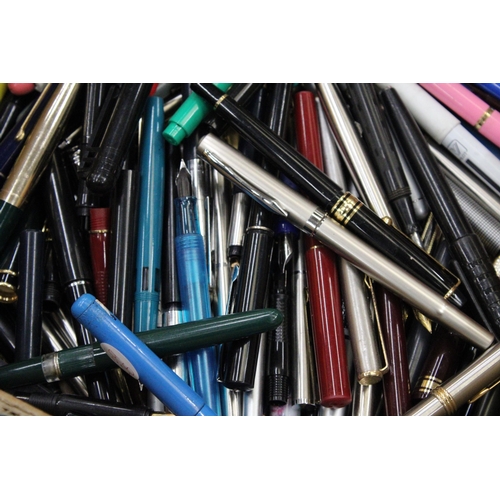 190 - A LARGE COLLECTION OF FOUNTAIN PENS