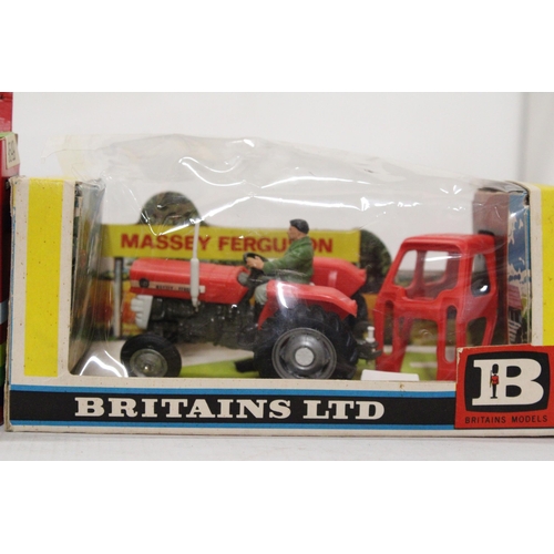 473 - A VINTAGE MASSEY FERGUSON TRACTOR, CODE 9529 PLUS A HEAVY ROLLER, CODE 9549 - BOTH AS NEW IN BOXES