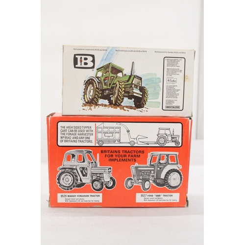 482 - A VINTAGE BRITAINS DEUTZ DX110 TRACTOR, CATALOGUE NO. 9526 PLUS A HIGH SIDED TIPPER CART, CATALOGUE ... 