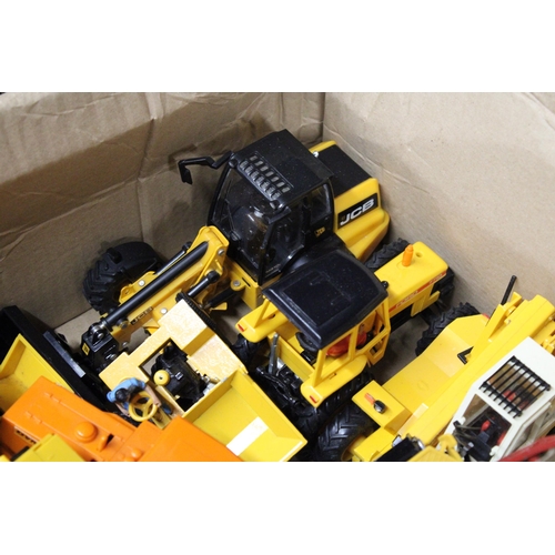 490 - TEN BRITAINS 1:32 SCALE MODELS TO INCLUDE A JCB TM310 EXCAVATOR, A FORD 770 TRACTOR, A JCB LOADALL, ... 