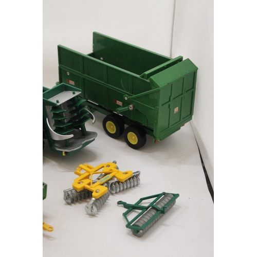 492 - EIGHT BRITAINS 1:32 SCALE MODELS TO INCLUDE A MANURE SPREADER, FLAT BED TRUCK, TIPPER TRAILER, TWO T... 