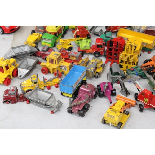 264 - A LARGE QUANTITY OF VINTAGE DIE-CAST CONSTRUCTION VEHICLES TO INCLUDE, MATCHBOX, DINKY, LONE STAR, E... 