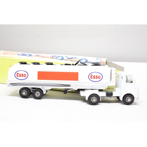 269 - TWO DINKY MODELS TO INCLUDE, 945 AEC FUEL TANKER (ESSO) PLUS 981, A BRITISH RAIL HORSEBOX - BOTH BOX... 