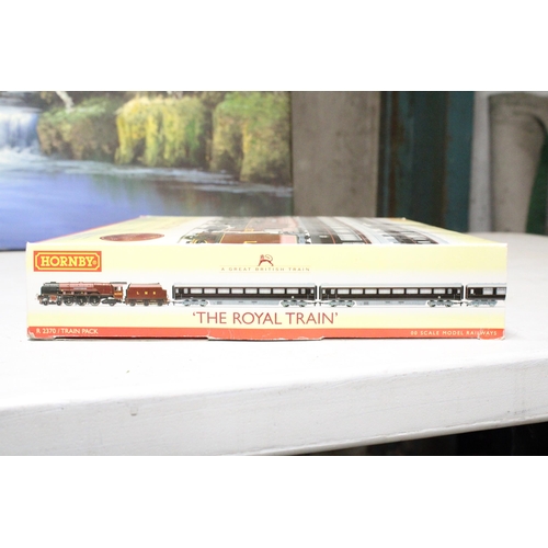 285 - A HORNBY OO GAUGE TRAIN PACK, 'THE ROYAL TRAIN', AS NEW IN BOX