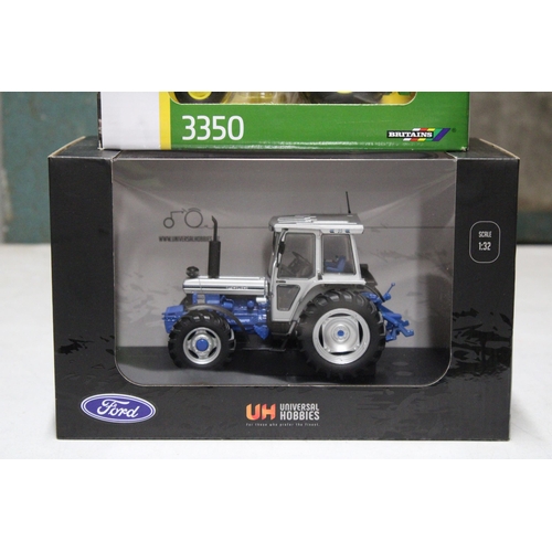 373 - TWO 1/32 SCALE MODELS TO INCLUDE A BRITAINS JOHN DEERE 3350 TRACTOR AND A UNIVERSAL HOBBIES FORD TRA... 