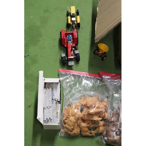 535 - A QUANTITY OF BRITAINS 1:32 SCALE FARMYARD MODELS AND ACCESSORIES TO INCLUDE TRACTORS, FARM IMPLEMEN... 