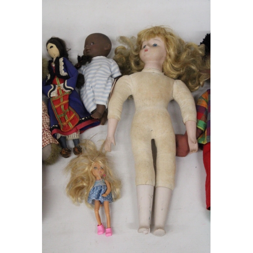 583 - A COLLECTION OF VINTAGE DOLLS