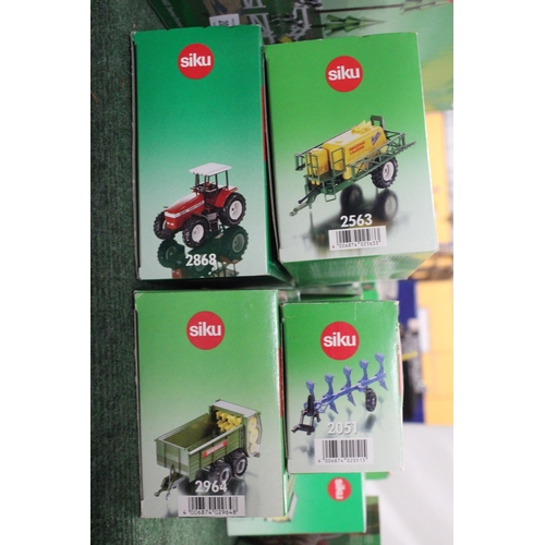 205 - FOUR SIKU 1:32 SCALE FARM MODELS TO INCLUDE A MASSEY FERGUSON 9240 TRACTOR, A BERGMANN MANURE SPREAD... 