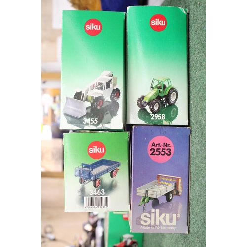 209 - FOUR SIKU 1:32 SCALE FARM MODELS TO INCLUDE A CLAAS RANGER 911 T, A MANURE SPREADER, A CLASSIC TRAIL... 