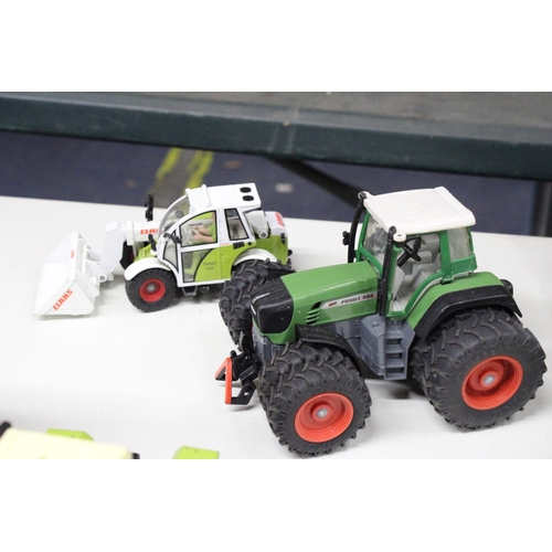 225 - FOUR SIKU 1:32 SCALE FARM MODELS TO INCLUDE A XERION 3000 TRACTOR, A FENDT 924 TRACTOR, A CLAAS TARG... 