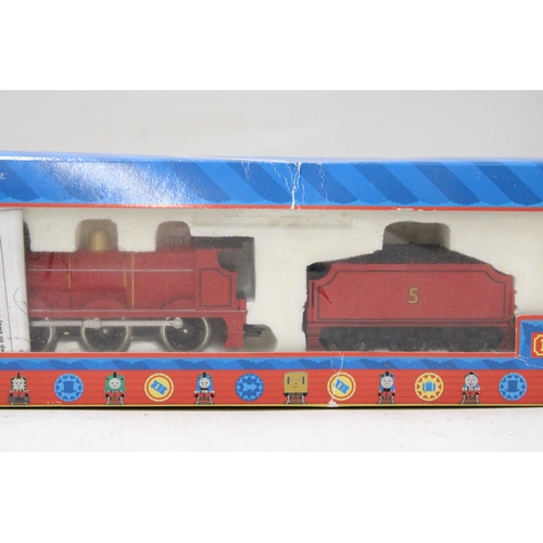 251 - A HORNBY OO GAUGE 'THOMAS AND FRIENDS' TRAIN - R852 JAMES THE RED ENGINE - AS NEW IN BOX