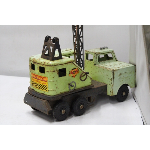 253 - A LOUIS MARX TOYS, 1960'S. LARGE TIN PLATE LUMAR MOBILE CRANE