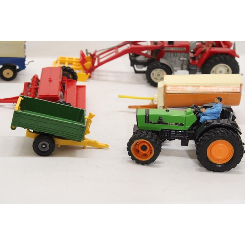 500 - SIX BRITAINS MODELS TO INCLUDE A MASSEY FERGUSON 2680 TRACTOR, A MASSEY FERGUSON SEED DRILL, A TRAIL... 