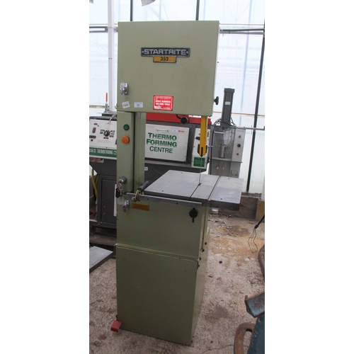 25 - STARTRITE 352 BAND SAW IN WORKING ORDER  NO VAT