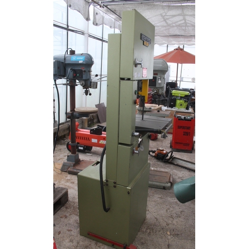 25 - STARTRITE 352 BAND SAW IN WORKING ORDER  NO VAT