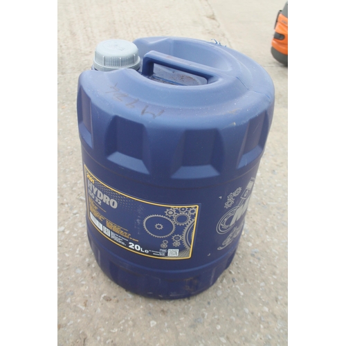 82 - 20 L HYDRAULIC OIL NO VAT