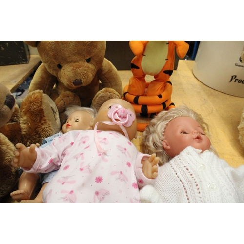 575 - TWO TEDDIES, A BOUNCING TIGGER AND THREE VINTAGE DOLLS