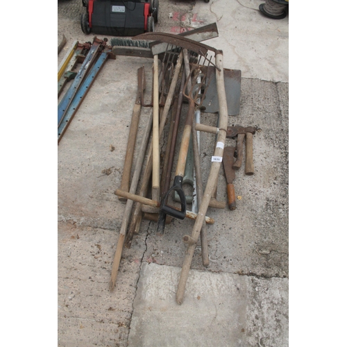 1635 - HAND TOOLS NO VAT