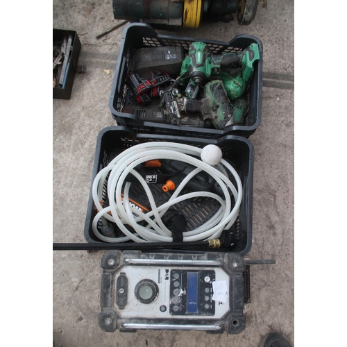 70B - MAKITA RADIO, A CORDLESS DRILL AND A WASHER - NO VAT