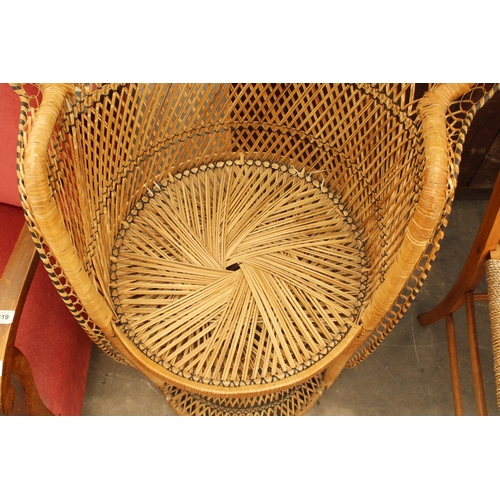 2872 - A WICKER PEACOCK CHAIR