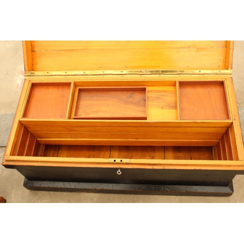 2907 - AN EARLY 20TH CENTURY CARPENTERS TOOL BOX WITH FOUR INTERNAL DETACHABLE TRAYS, 36