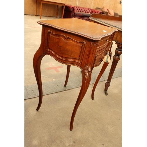 2914 - A SEVENTH HEAVEN CONTINENTAL STYLE VANITY TABLE WITH LIFT-UP TOP AND SINGLE DRAWER