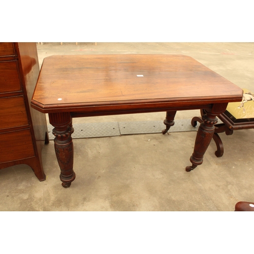 2916 - A VICTORIAN MAHOGANY DINING TABLE WITH CANTED CORNERS, ON TURNED AND FLUTED LEGS, 46 X 32