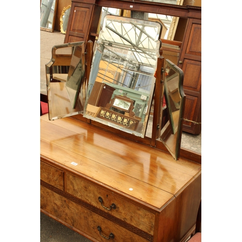 2924 - EARLY 20TH CENTURY WALNUT DRESSING TABLE ON CABRIOLE LEGS, 48