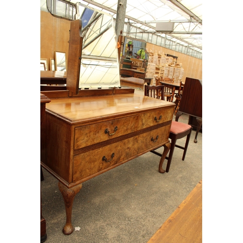 2924 - EARLY 20TH CENTURY WALNUT DRESSING TABLE ON CABRIOLE LEGS, 48