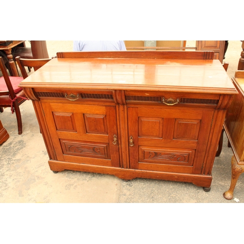 2925 - LATE VICTORIAN MAHOGANY SIDEBOARD, 52