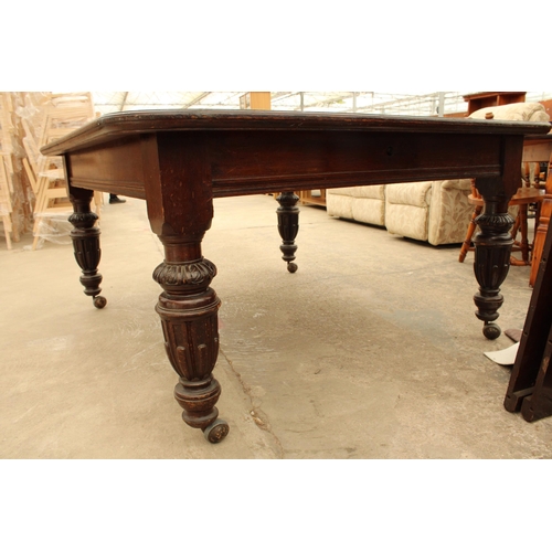 2931 - A VICTORIAN OAK WIND OUT DINING TABLE 60