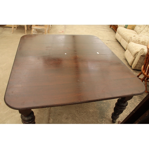 2931 - A VICTORIAN OAK WIND OUT DINING TABLE 60