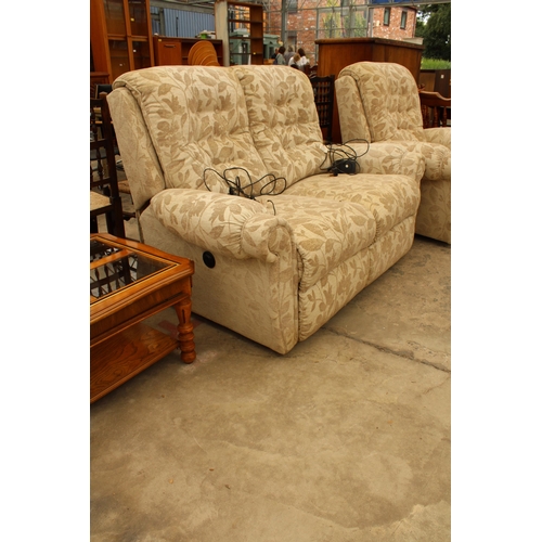 2932 - AN ELECTRIC RECLINING TWO SEATER SETEE AND CHAIR