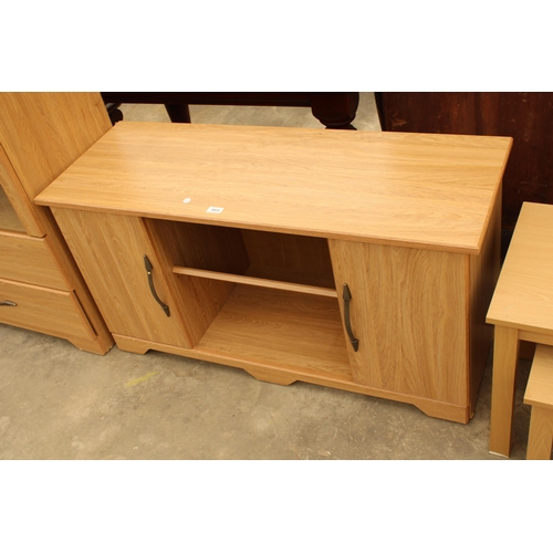 2935 - A MODERN TWO DOOR GLAZED CABINET AND TV STAND