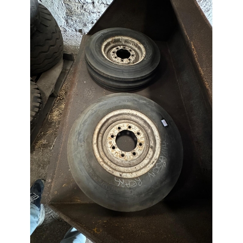 177 - ORIGINAL WHEEL AND TYRE TO FIT LOT 176 7.5 X 16  + VAT