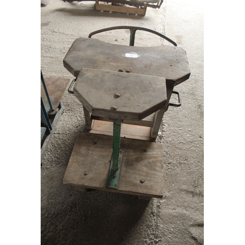 54 - TONG AND SONS POTATO SCALES  + VAT