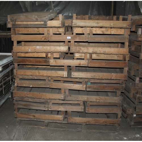 90 - PALLET OF SPRITTING BOXES NO NAME (60/65)  + VAT