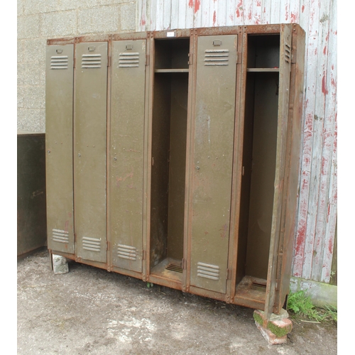 98 - BANK OF 6 LOCKERS  + VAT