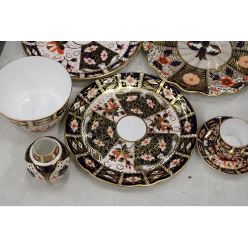 13 - A QUANTITY OF ROYAL CROWN DERBY IMARI PATTERN TO INCLUDE SUGAR/SLOP BOWL, DEMITASSE CUP & SAUCER, LU... 