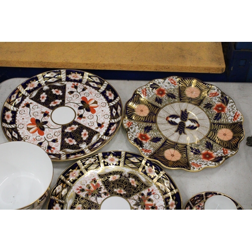 13 - A QUANTITY OF ROYAL CROWN DERBY IMARI PATTERN TO INCLUDE SUGAR/SLOP BOWL, DEMITASSE CUP & SAUCER, LU... 