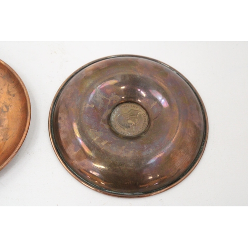 104 - A PAIR OF 1947 (GEORGE VI) DOUBLE SIDED ROUND COPPER PIN DISHES