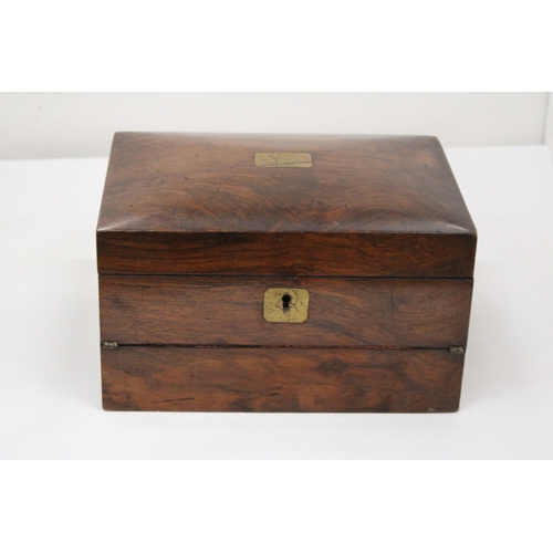 106 - A WOODEN WRITING BOX / WRITING SLOPE WITH RED LINING