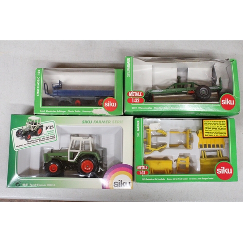 211 - FOUR SIKU 1:32 SCALE FARM MODELS TO INCLUDE A FENDT FARMER 308 LS, AN ACCESSORY SET FOR FRONT LOADER... 