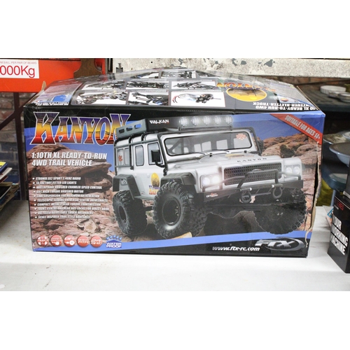 236 - AN FTX FTX5563 KANYON 4x4 RTR 1:10 XL TRAIL CRAWLER SILVER REMOTE CONTROL TRAIL VEHICLE - BOXED