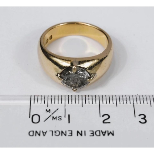 610 - A HEAVY HALLMARKED 18 CARAT GOLD DRESS RING SET WITH A SINGLE DIAMOND, BELIEVED 2.25 CARAT PLUS (DIA... 