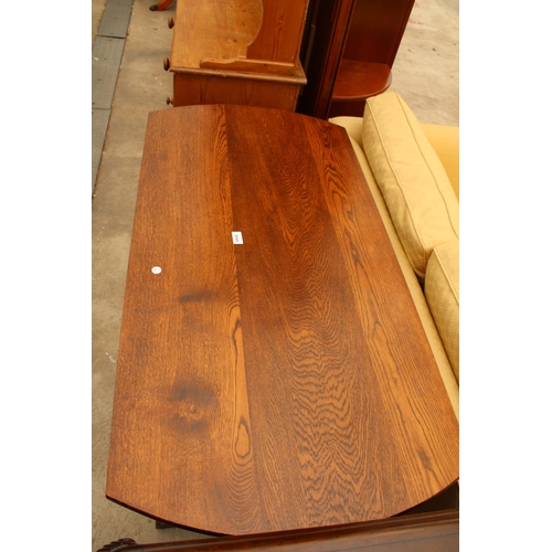 2644 - AN OAK DROP-LEAF DINING TABLE, 48