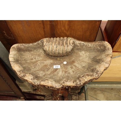 2707 - A GEORGIAN STYLE HARDWOOD BIRD BATH WITH SHELL SHAPED TOP AND CHERUB COLUMN, 25