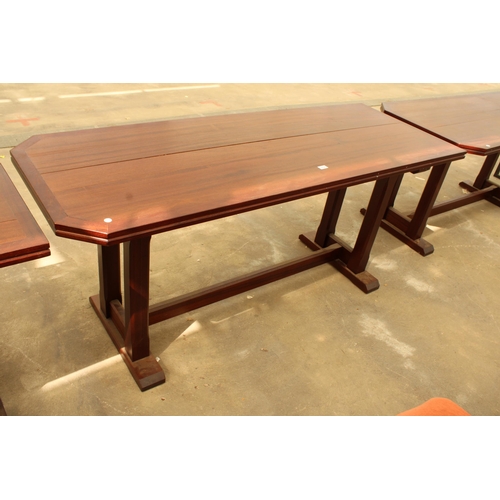 2794 - A MODERN PUB / RESTAURANT BOOTH TABLE, 72