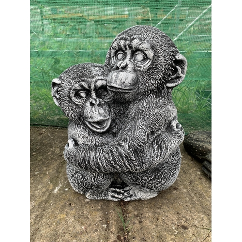 32 - ONE MONKEY AND BABY CONCRETE GARDEN ORNAMENT APPROX 37CM IN HEIGHT PLUS VAT