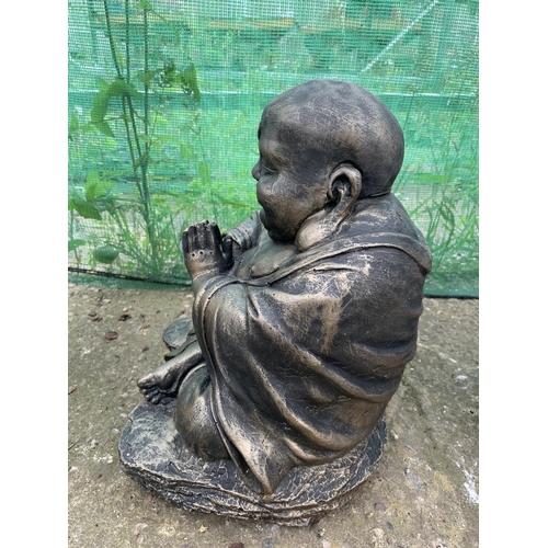 35 - ONE SMALL PRAYING BUDDHA CONCRETE GARDEN ORNAMENT APPROX 30CM IN HEIGHT PLUS VAT